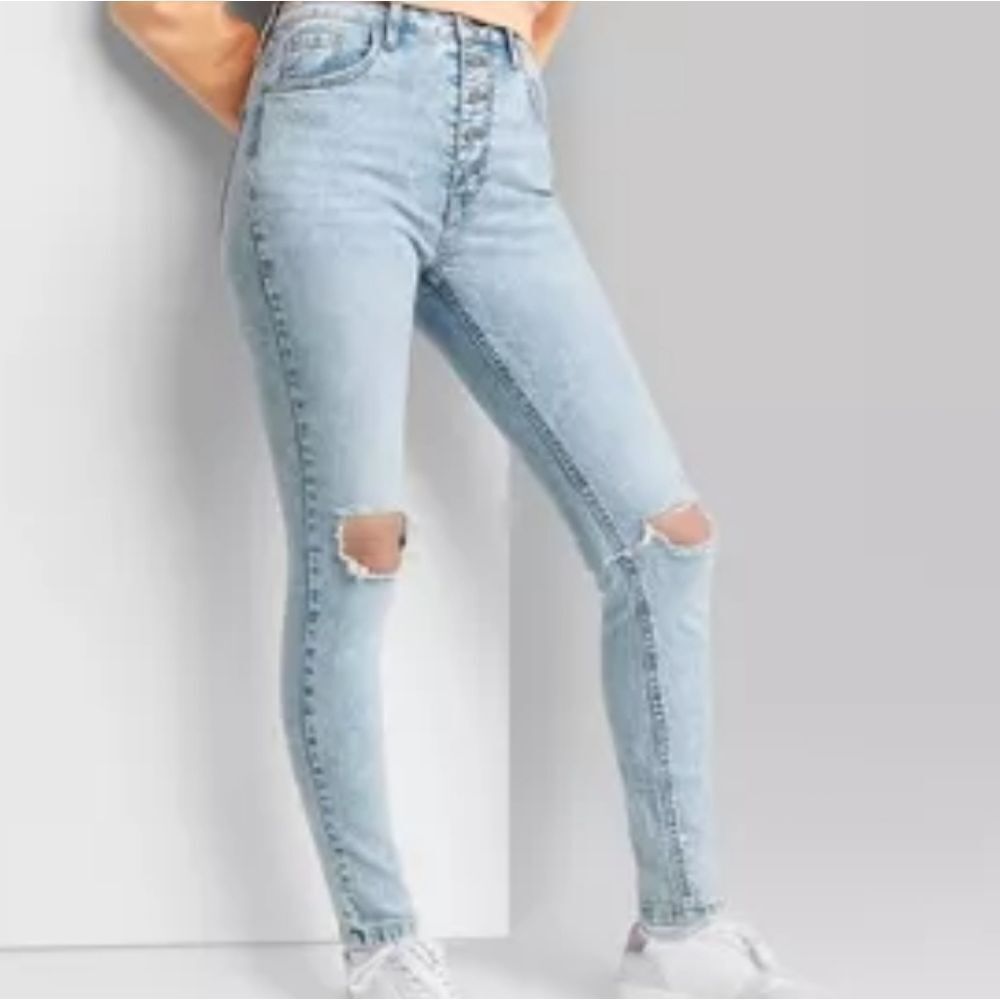 NWT Wild Fable Women's Super-High Rise Distressed Skinny Jean Size 6